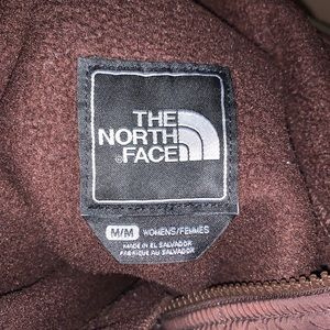 NorthFace. Worn a few times. Looks brand new.